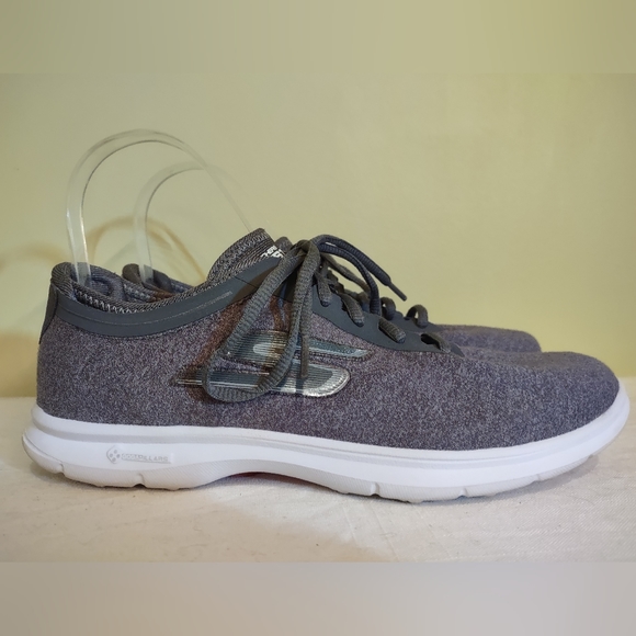 Sketchers GOGA Mat Quick Fit Women's Size 9 Grey Shoes - Picture 3 of 8